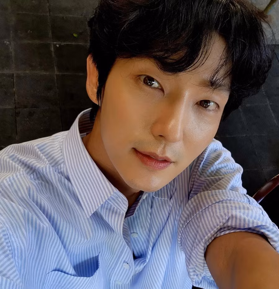 Vẻ điển trai và trẻ trung của mỹ nam Hàn 40 tuổi. Ảnh: INSTAGRAM NV