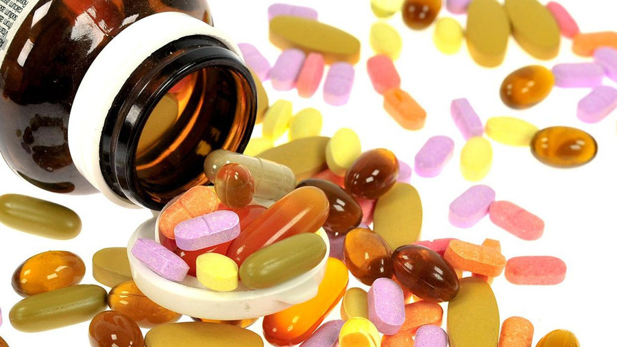 Chất bổ sung có thể ảnh hưởng đến cách cơ thể hoạt động, từ đó có thể gây ra tác dụng phụ ở một số người. Ảnh: SHUTTERSTOCK