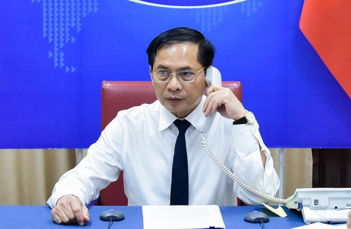 Bộ trưởng Ngoại giao Bùi Thanh Sơn điện đàm với Phó Thủ tướng, Bộ trưởng Ngoại giao và Kiều dân Jordan, ông Ayman Al-Safadi - Ảnh: Thế giới và Việt Nam