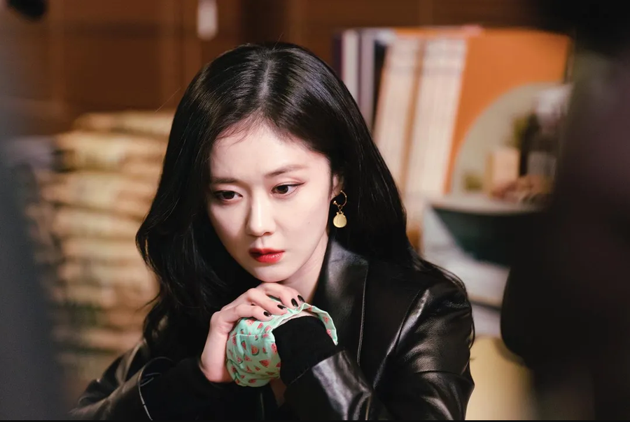 Những năm gần đây, người đẹp hoạt động chăm chỉ, cô đều đặn xuất hiện trên màn ảnh với các dự án mới. Ảnh: INSTAGRAM NV