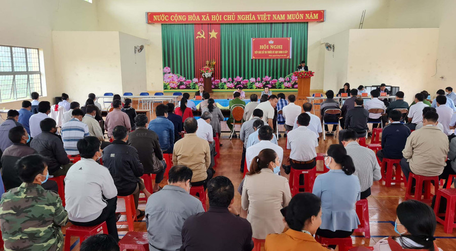 Quang cảnh buổi tiếp xúc cử tri tại xã Ia Kênh. Ảnh: Bá Bính