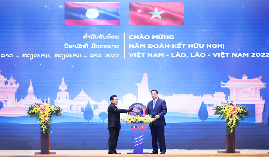  Thủ tướng Phạm Minh Chính và Thủ tướng Lào Phankham Viphavan chính thức phát động “Năm Đoàn kết hữu nghị Việt Nam-Lào, Lào-Việt Nam 2022”. Ảnh nguồn Báo điện tử Đảng Cộng sản Việt Nam