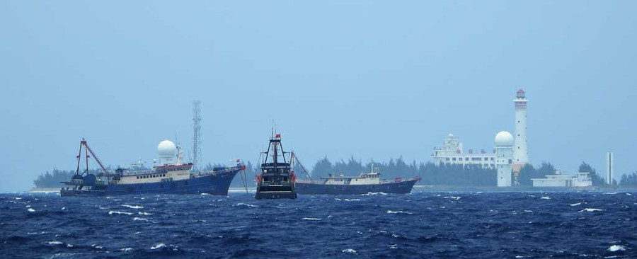 Đa số là các tàu có lượng giãn nước 1.000 tấn. Ảnh: Thanh Niên