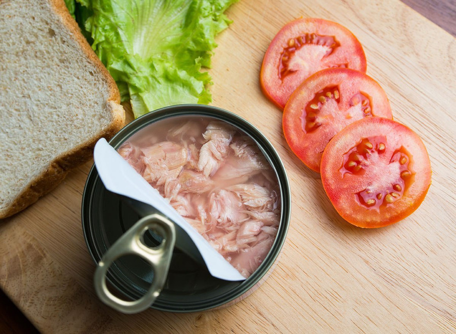 Cá ngừ hộp. Ảnh: SHUTTERSTOCK Cá ngừ hộp. Ảnh: SHUTTERSTOCK