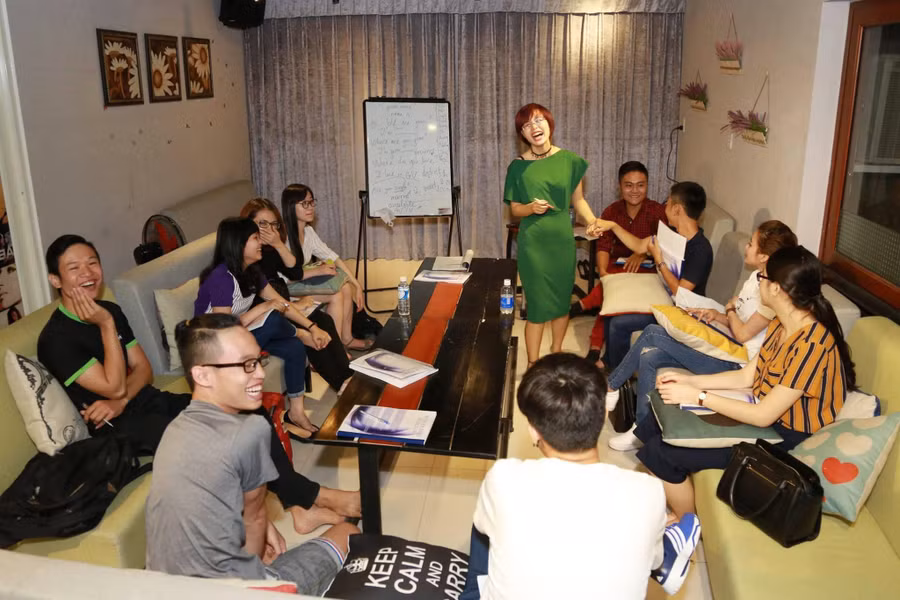 Quỳnh luôn hướng đến việc học tiếng Anh qua những điều gần gũi nhất. Ảnh: NVCC