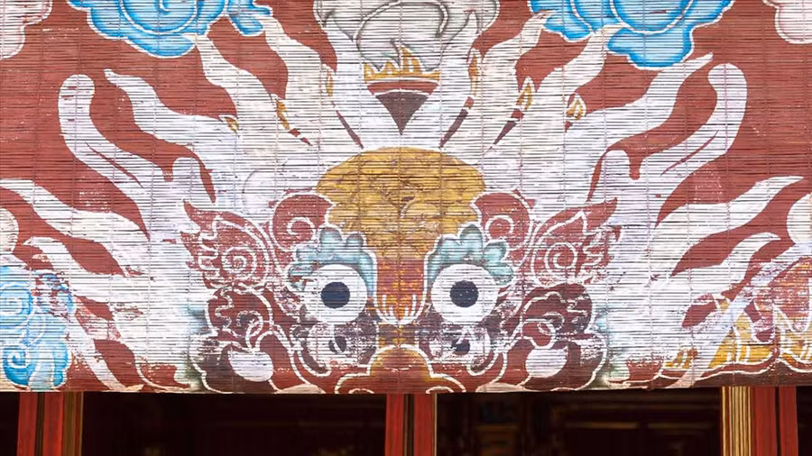 Những hoa văn tinh xảo, mang đậm giá trị văn hóa, lịch sử trên các công trình kiến trúc.