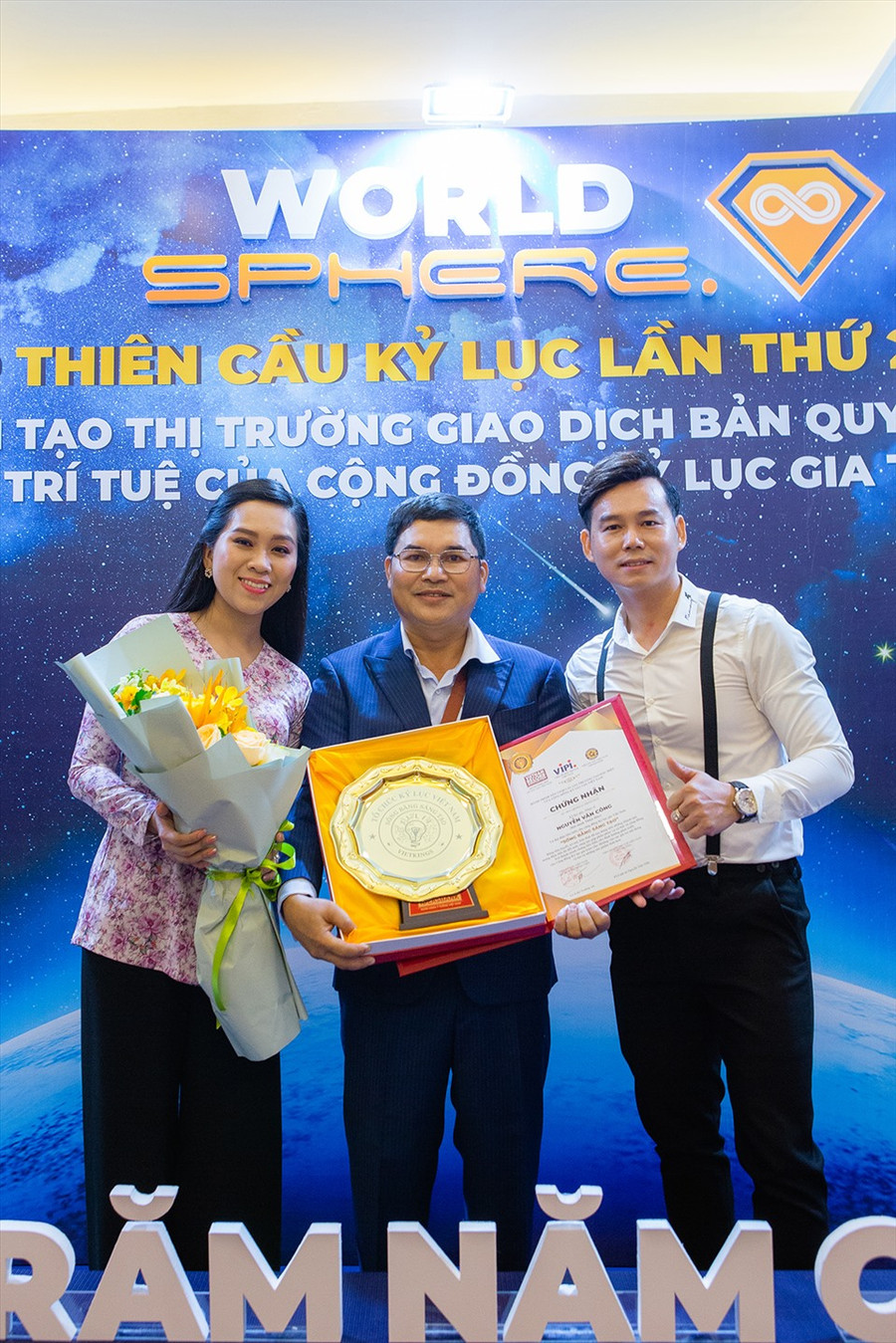 Ba thầy trò Ca sĩ Hồng Phượng - Kỷ lục gia nhạc sĩ Thiện Hảo- ca sĩ Thanh Vinh.