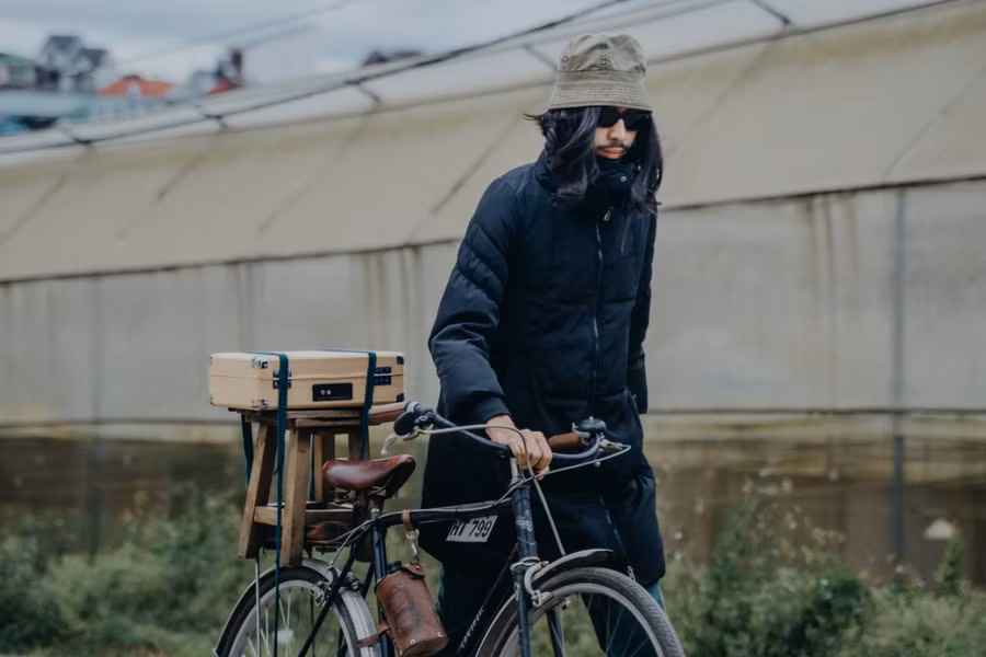 Đen Vâu gửi gắm nhiều tự sự trong MV mới. (Ảnh: Nhật Duy) Đen Vâu gửi gắm nhiều tự sự trong MV mới. (Ảnh: Nhật Duy)