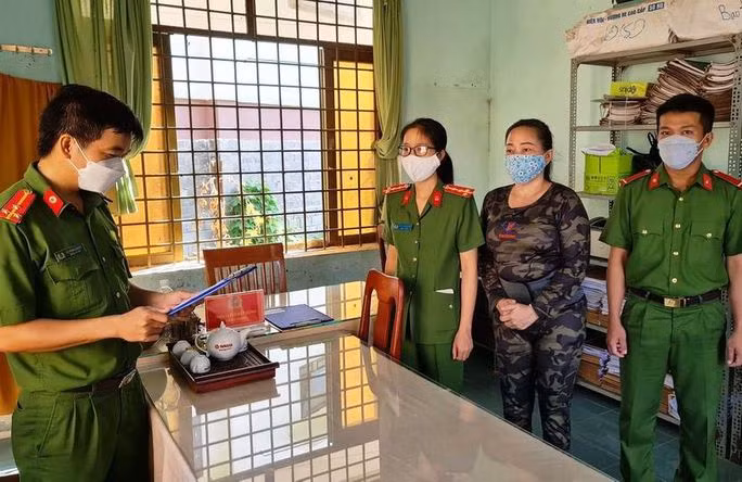 Phạm Thị Trang tại cơ quan Công an huyện Bình Sơn. Ảnh: Công an cung cấp