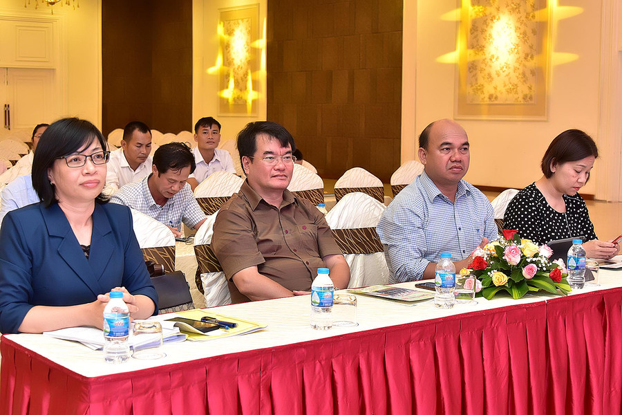 Lãnh đạo tỉnh dự tọa đàm 75 năm Ngày Báo chí cách mạng Việt Nam và trao giải báo chí năm 2022. Ảnh: Đức Thụy