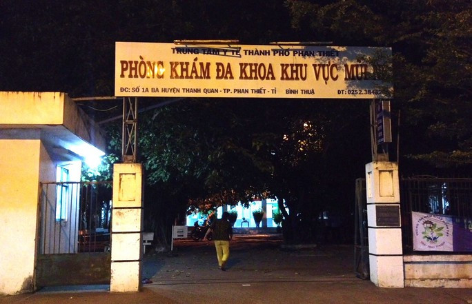 Bé V. được khẩn trương đưa vào cấp cứu tại Phòng khám Đa khoa khu vực Mũi Né nhưng không qua khỏi