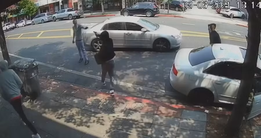 Tội phạm lộng hành trong khu Little Saigon ở TP.Oakland. Ảnh: Chụp từ clip