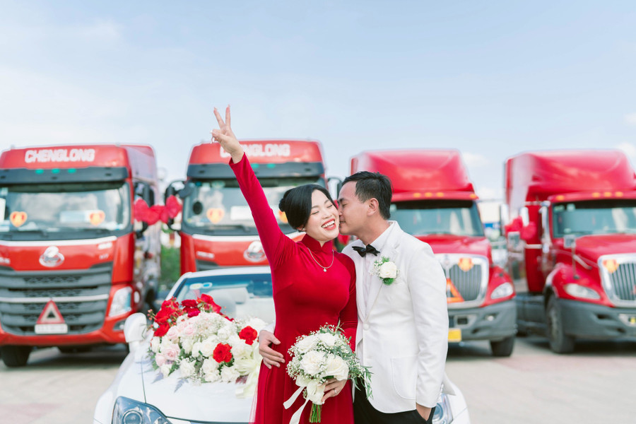 Trải qua nhiều thăng trầm trong cuộc sống, hai vợ chồng chị Thư cuối cùng cùng đến được bên nhau. Ảnh: NVCC