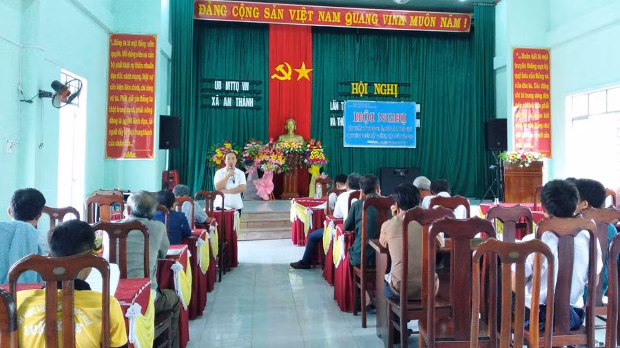 Tập huấn chuyển giao tiến bộ khoa học kỹ thuật cho người dân xã An Thành. Ảnh: Nguyễn Diệp