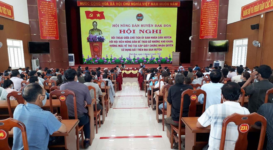 Toàn cảnh buổi đối thoại. Ảnh: Ngọc Định