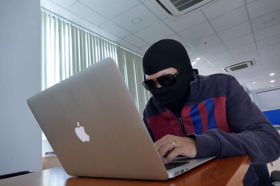 Các hành vi lừa đảo doanh nghiệp gửi qua email không mới, nhưng vẫn có đơn vị bị lừa... Ảnh: Đào Ngọc Thạch Các hành vi lừa đảo doanh nghiệp gửi qua email không mới, nhưng vẫn có đơn vị bị lừa... Ảnh: Đào Ngọc Thạch