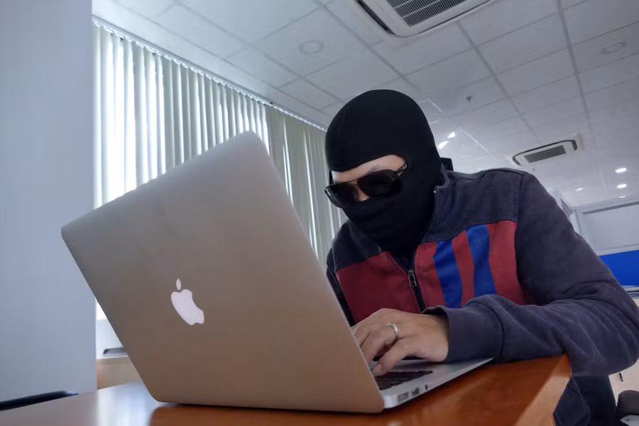 Các hành vi lừa đảo doanh nghiệp gửi qua email không mới, nhưng vẫn có đơn vị bị lừa... Ảnh: Đào Ngọc Thạch