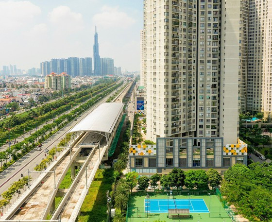 Nhiều công trình nhà ở được xây dựng dọc khu metro TP Thủ Đức