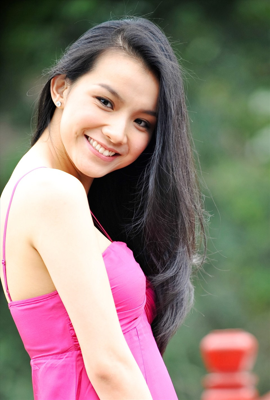 Thùy Lâm là ca sĩ đăng quang hoa hậu. Ảnh: NVCC