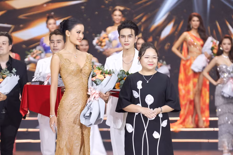 Nguyễn Thị Hương Ly thắng giải Best Introduction. Cô cao 1,76m, số đo ba vòng 79-62,5-92. Người đẹp quê Gia Lai thuộc nhóm thí sinh có màn trình diễn nổi bật ở bán kết. Nhiều người kỳ vọng mỹ nhân 9X vượt qua thành tích top 5 từng giành được ở năm 2019 để tìm kiếm cơ hội chinh chiến quốc tế. Ảnh: BTC