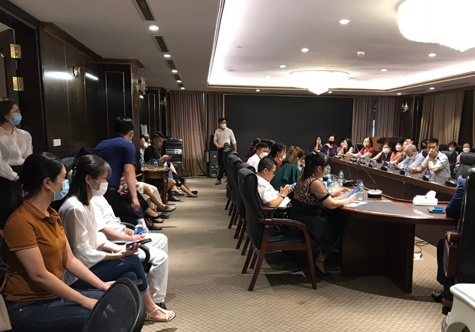 Nhà đầu tư làm việc với đại diện Tập đoàn Tân Hoàng Minh - Ảnh: CTV Nhà đầu tư làm việc với đại diện Tập đoàn Tân Hoàng Minh - Ảnh: CTV