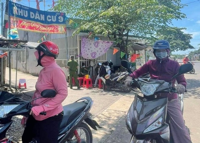 Công an phong tỏa hiện trường vụ án mạng Công an phong tỏa hiện trường vụ án mạng