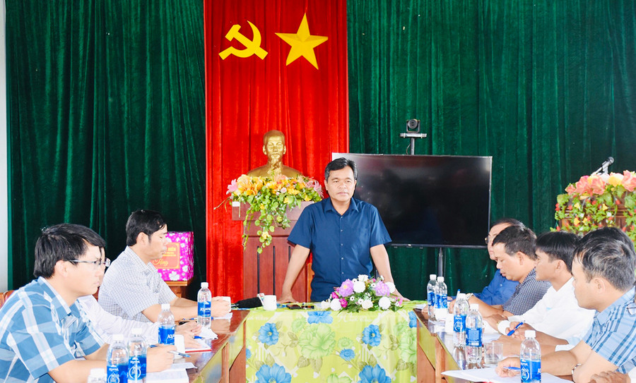 Bí thư Tỉnh ủy Hồ Văn Niên phát biểu tại buổi làm việc với hệ thống chính trị xã Ia Phí. Ảnh: Trần Dung Bí thư Tỉnh ủy Hồ Văn Niên phát biểu tại buổi làm việc với hệ thống chính trị xã Ia Phí. Ảnh: Trần Dung