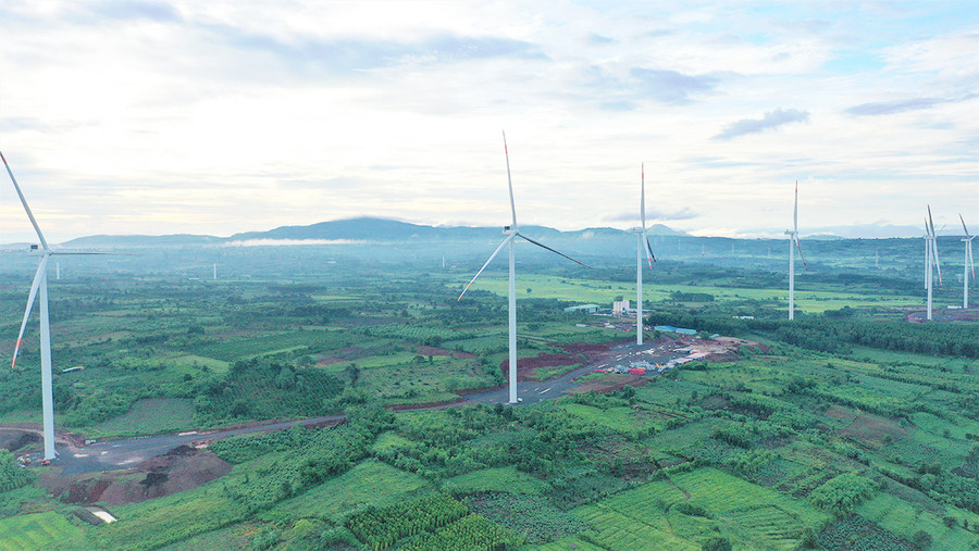 Các dự án điện gió trên địa bàn huyện đã góp phần tăng thu ngân sách cho huyện Chư Pưh. Ảnh: Quang Tấn Các dự án điện gió trên địa bàn huyện đã góp phần tăng thu ngân sách cho địa phương. Ảnh: Quang Tấn