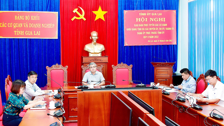 Quang cảnh Hội nghị giao ban trực tuyến công tác Đảng quý II-2022 tại điểm cầu Đảng ủy Khối các Cơ quan và Doanh nghiệp tỉnh. Ảnh: Đức Thụy Quang cảnh Hội nghị giao ban trực tuyến công tác Đảng quý II-2022 tại điểm cầu Đảng ủy Khối các Cơ quan và Doanh nghiệp tỉnh. Ảnh: Đức Thụy