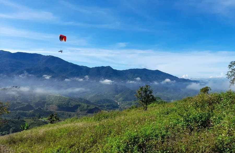 Vận động viên thi đấu tại Giải dù lượn Tà Đùng - Đắk Nông tranh cúp Phú Cường năm 2022. Ảnh: D.P