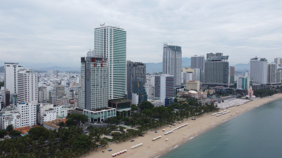 TP.Nha Trang phát triển mạnh các hoạt động giải trí, nghỉ dưỡng biển. Ảnh: Thế Quang