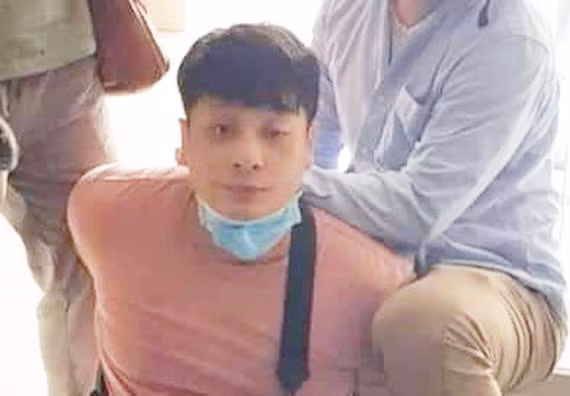 Đối tượng Nguyễn Anh Khoa lúc bị bắt