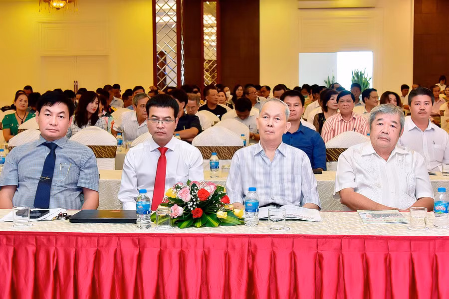 Các đại biểu về dự lễ tọa đàm Ngày Báo chí cách mạng Việt Nam 21.6. Ảnh: Đức Thụy