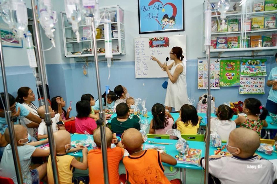 Cô giáo này luôn mong muốn việc làm thiện nguyện trong giáo dục sẽ mang đến những điều tốt đẹp. Ảnh: NVCC