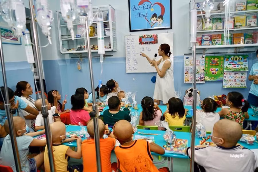 Cô giáo này luôn mong muốn việc làm thiện nguyện trong giáo dục sẽ mang đến những điều tốt đẹp. Ảnh: NVCC