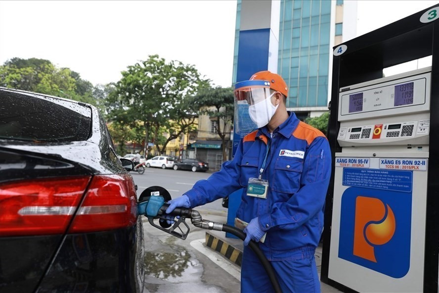 Giá xăng tăng cao trong thời gian qua do thiếu hụt nguồn cung. Ảnh minh hoạ: Hải Nguyễn