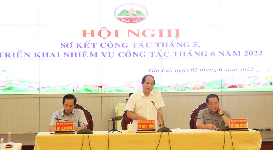 Chủ tịch UBND tỉnh Võ Ngọc Thành phát biểu tại hội nghị. Ảnh: Quang Tấn Chủ tịch UBND tỉnh Võ Ngọc Thành phát biểu kết luận tại hội nghị. Ảnh: Quang Tấn