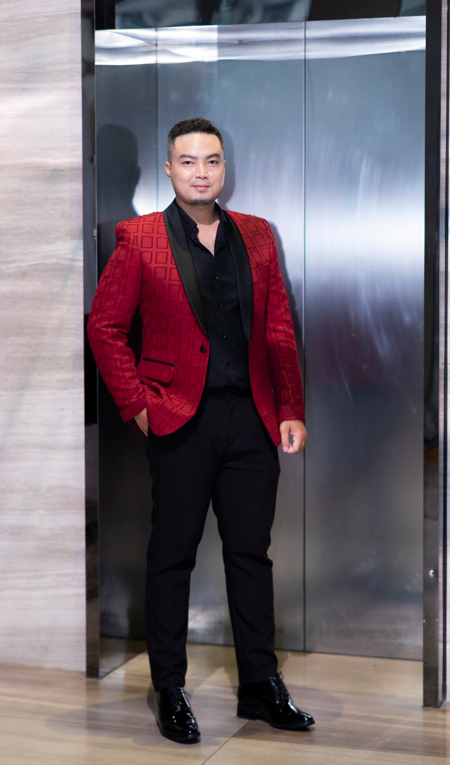 Nhà thiết kế cho biết anh đã sáng tạo dựa trên tính cách, số đo hình thể của người đẹp sinh năm 1998. Ảnh: NVCC