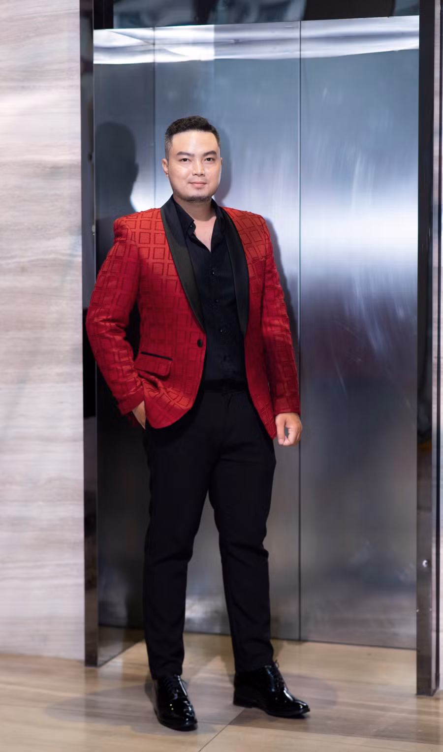 Nhà thiết kế cho biết anh đã sáng tạo dựa trên tính cách, số đo hình thể của người đẹp sinh năm 1998. Ảnh: NVCC