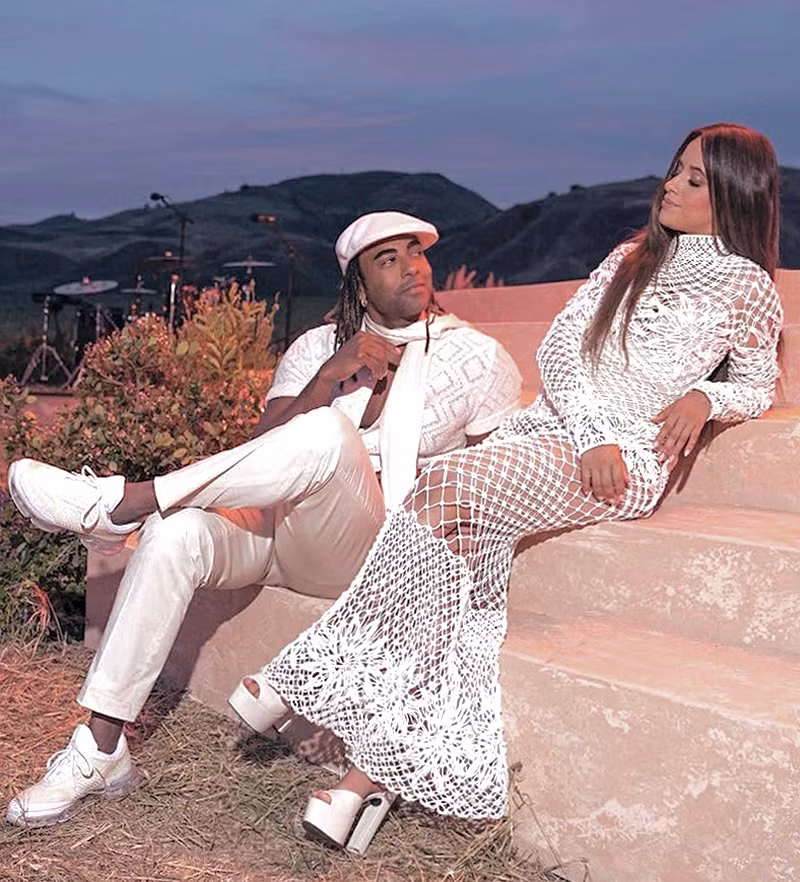 Camila Cabello tiếp tục bị ấn tượng bởi thiết kế của Công Trí. Ảnh: NTK