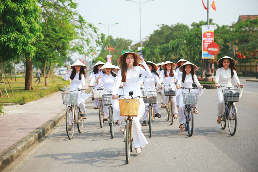 Hình ảnh trong MV Việt Nam tươi đẹp. Ảnh: T.P Hình ảnh trong MV Việt Nam tươi đẹp. Ảnh: T.P
