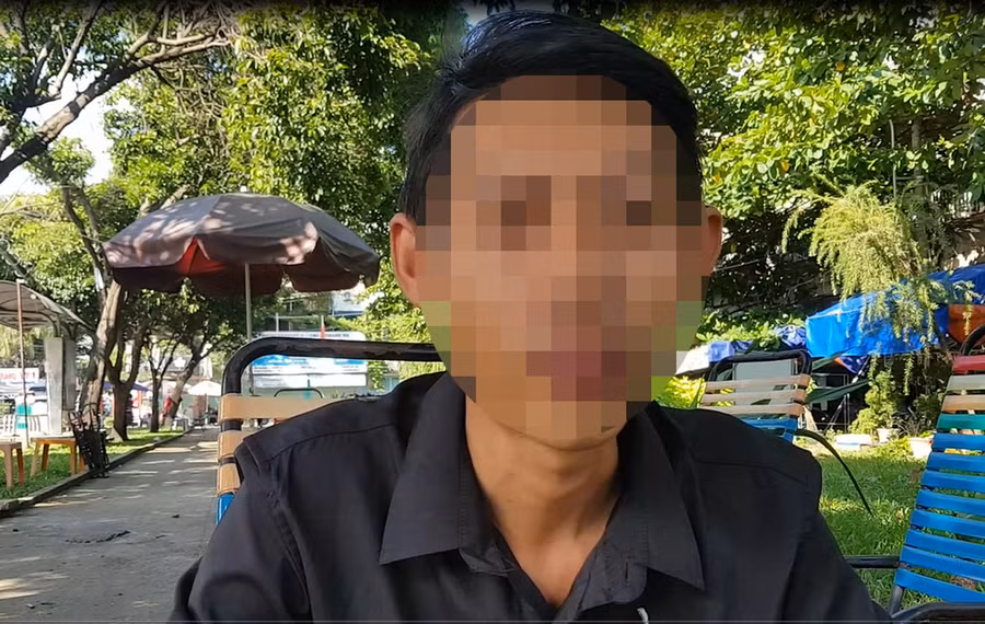 Anh N.C.T (38 tuổi, ngụ Q.Bình Thạnh, TP.HCM) vừa được người thân chuộc về từ Campuchia. Ảnh: Trác Rin