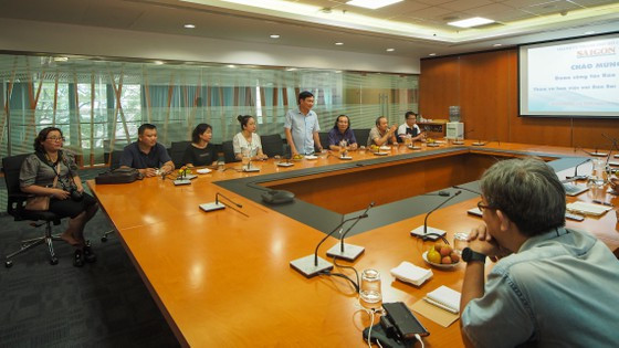 Tổng Biên tập Báo Gia Lai Huỳnh Kiên phát biểu tại buổi làm việc với Báo SGGP. Ảnh: Đức Cường