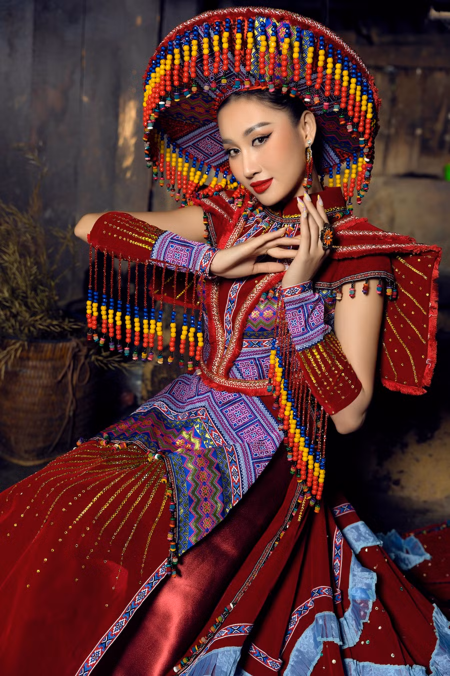 Cận cảnh bộ trang phục mà Đoàn Hồng Trang mang đến đấu trường nhan sắc quốc tế. Ảnh: VŨ ĐÌNH HẢI - HOÀNG PHÚC