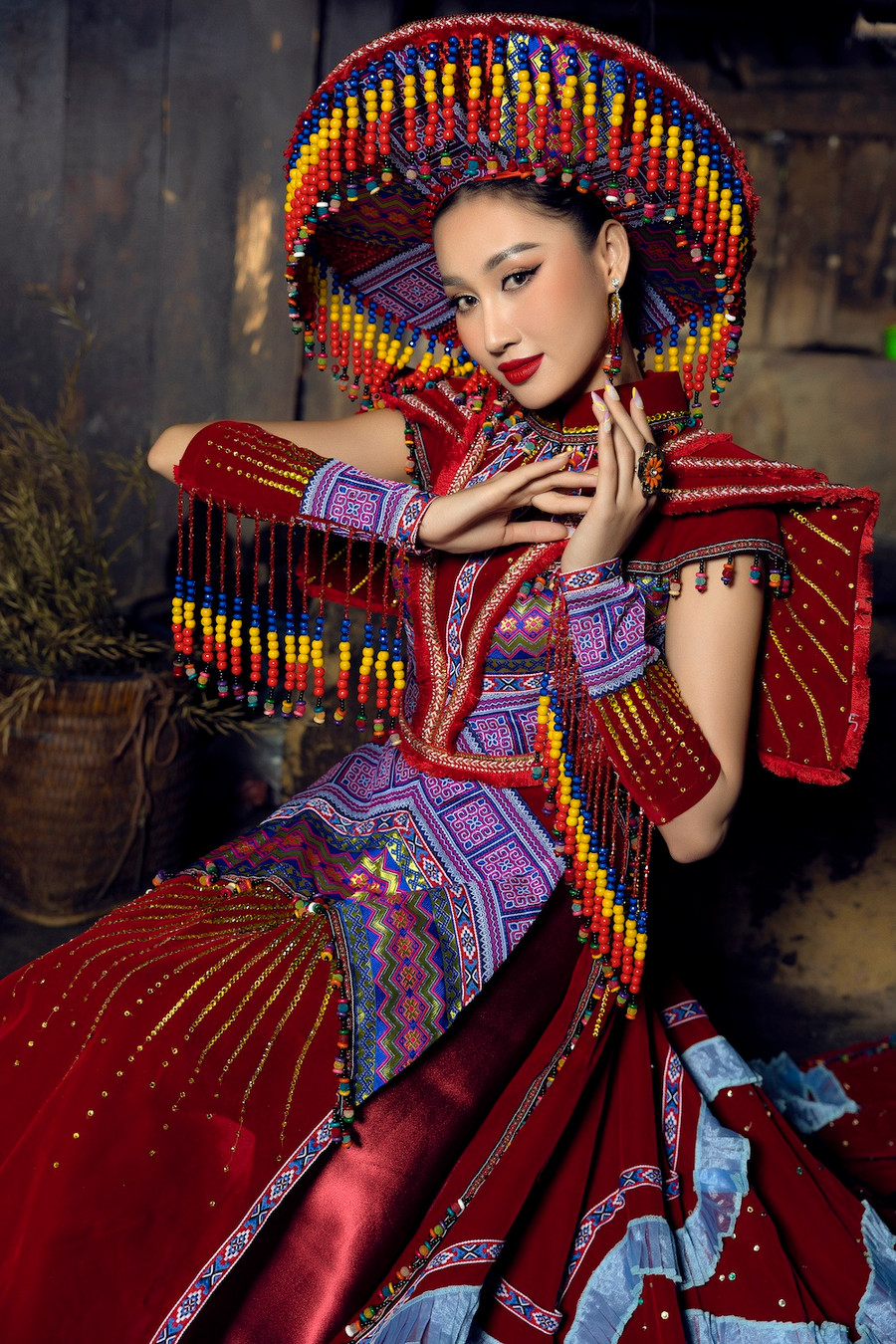 Cận cảnh bộ trang phục mà Đoàn Hồng Trang mang đến đấu trường nhan sắc quốc tế. Ảnh: VŨ ĐÌNH HẢI - HOÀNG PHÚC