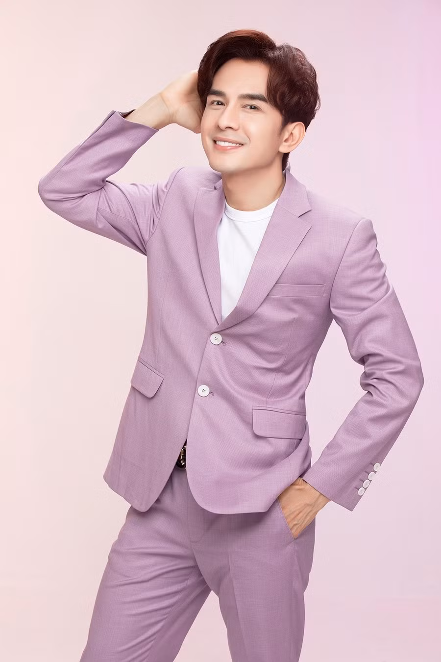 Nam ca sĩ Đan Trường. 