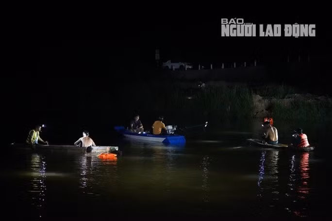  Đến 1 giờ sáng nay, thi thể 3 học sinh đuối nước đã được tìm thấy