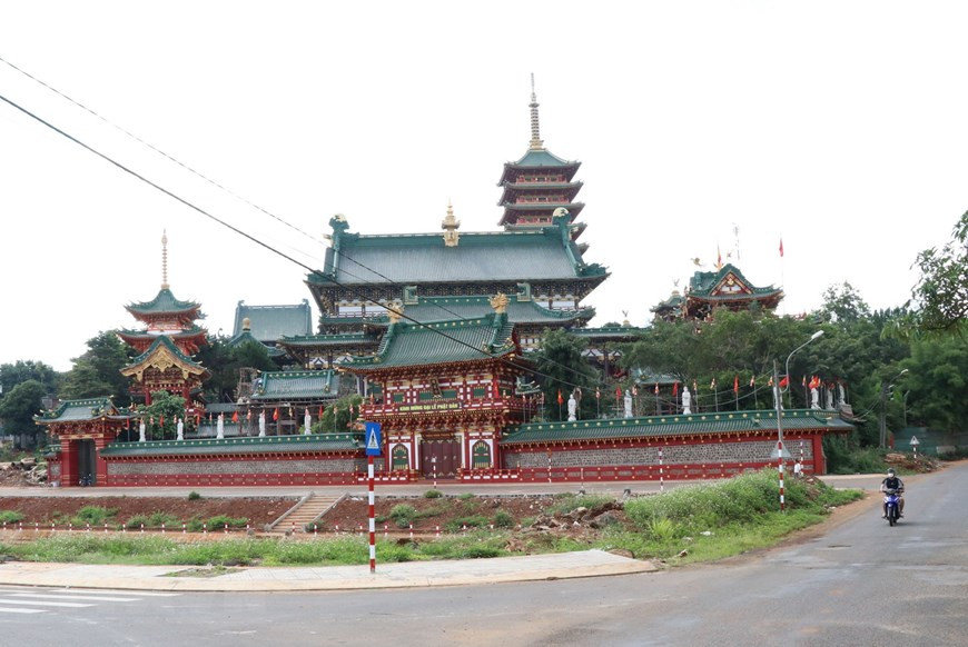 Chùa Minh Thành, thành phố Pleiku, tỉnh Gia Lai, thu hút nhiều du khách tham quan khi đến với phố núi Pleiku. Ảnh: Hồng Điệp/TTXVN