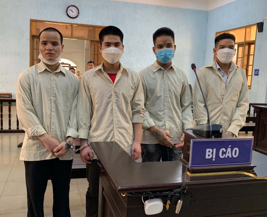 Các bị cáo tại phiên tòa. Ảnh: R'Ô HOK