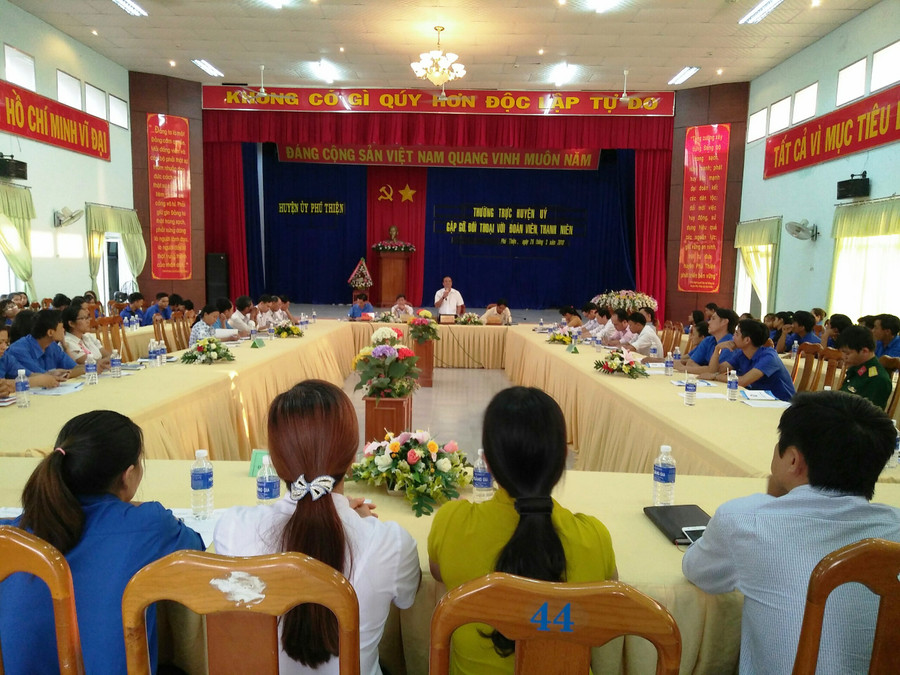 Quang cảnh buổi đối thoại. Ảnh: Dung Cao Quang cảnh buổi đối thoại. Ảnh: Dung Cao